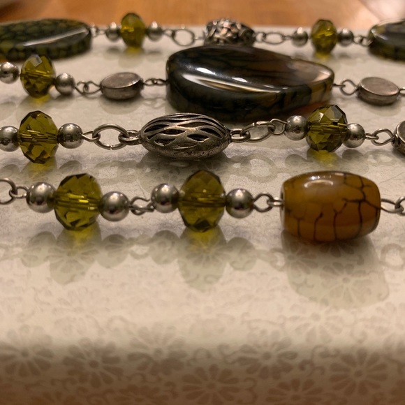 Long, Green Necklace - Picture 3 of 6